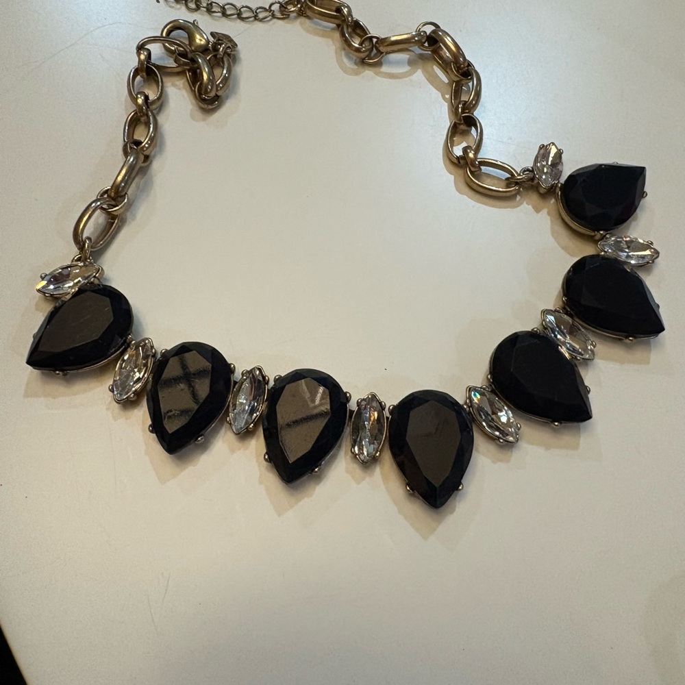 Elegant Black and Gold Necklace